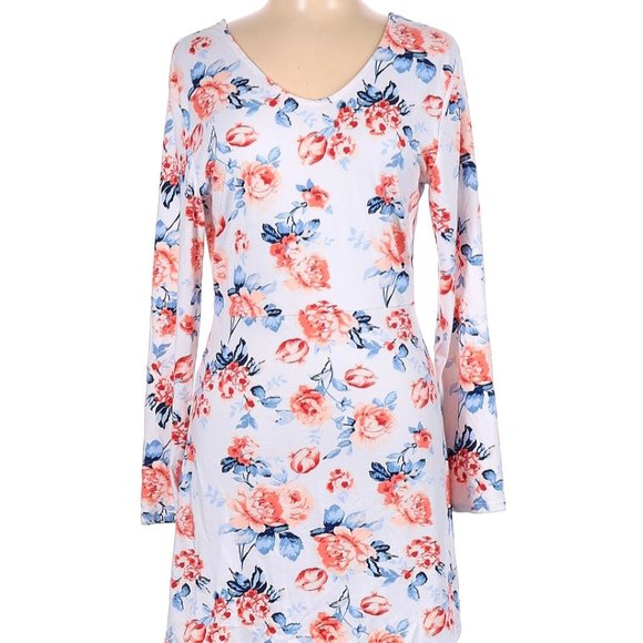 Style5 Dresses & Skirts - NWT - Style5 Floral Dress